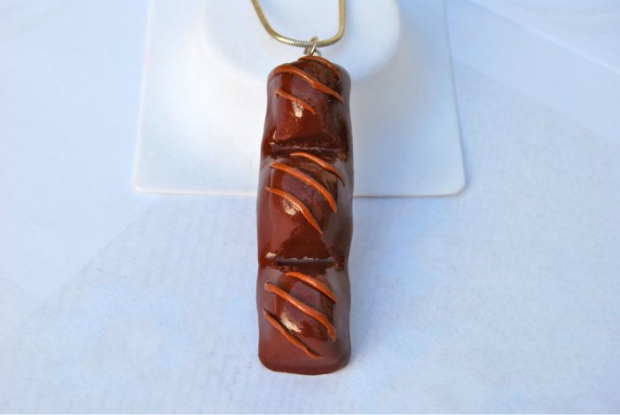 pendentif kinder bueno
