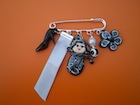 broche
