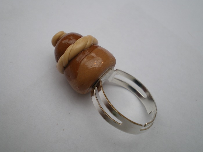 Bague religieuse chocolat