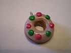 Pendentif donuts à pois